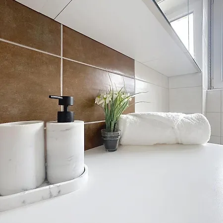 Moderne Pour 6 Personnes Avec Parking 아파트 생루이