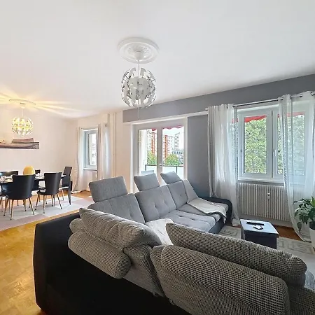Moderne Pour 6 Personnes Avec Parking