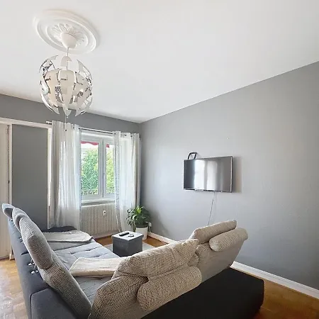 Moderne Pour 6 Personnes Avec Parking * Saint-Louis (Haut-Rhin)