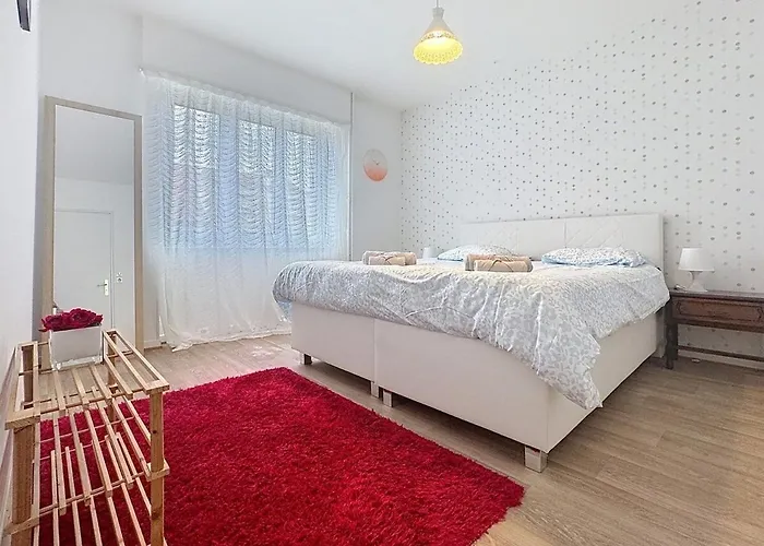 Moderne Pour 6 Personnes Avec Parking Saint-Louis (Haut-Rhin)